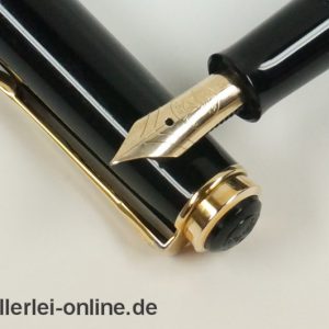 Pelikan M400 Füller | Kolbenfüller | 14K/585 Goldfeder „F“ | grün,gestreift