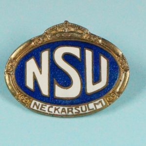 Alte NSU Neckarsulm Brosche ,emailliert 35 x 27 mm