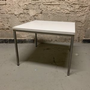 Tisch (167z)